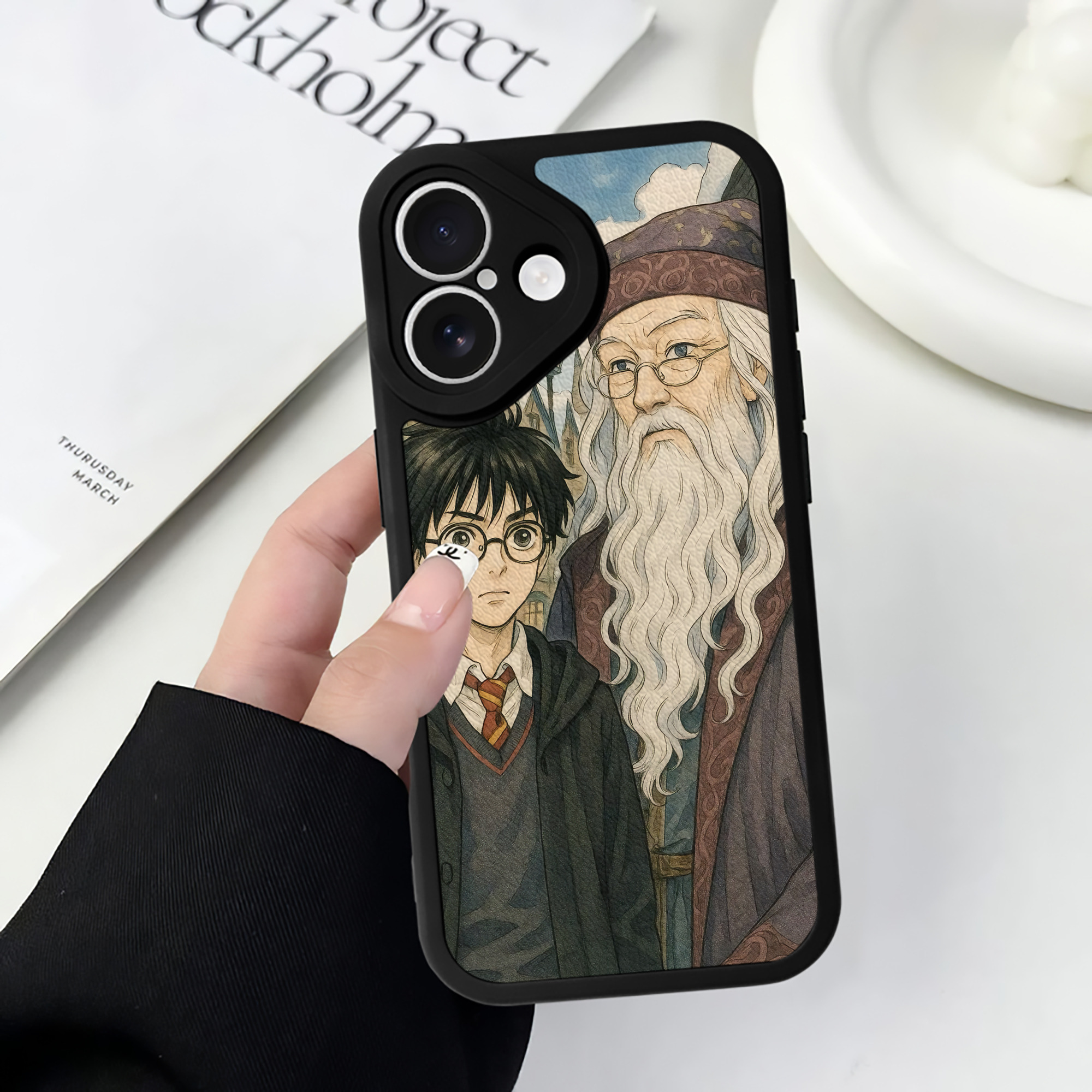 （画像用） Harry Potter ハリー・ポッターシリーズ 【iPhone 16シリーズ対応】シリコンスマホケース（レザー調） 材質：シリコン